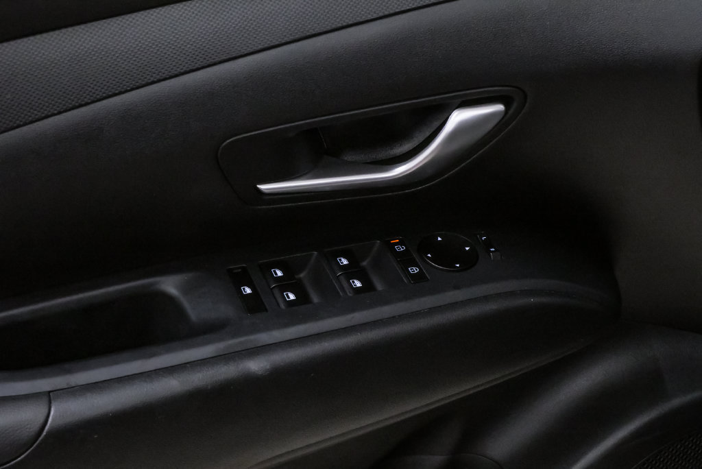Certified 2025 Hyundai Tucson SEL FWD image 25