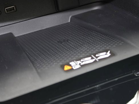 New 2026 Chevrolet Traverse LT w/ Sun and Wheel Package image 38