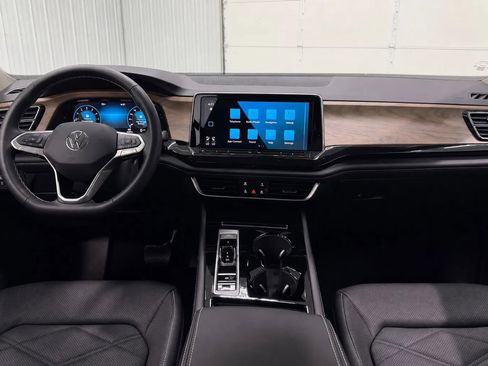 Used 2026 Volkswagen Atlas SE AWD/4WD image 13