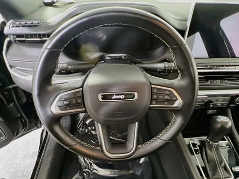 Used 2022 Jeep Compass High Altitude AWD/4WD image 11