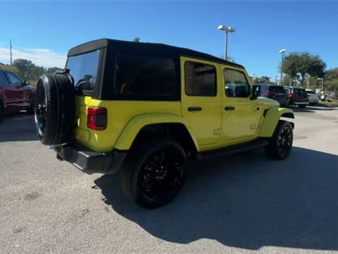 Used 2022 Jeep Wrangler Unlimited Sahara w/ Safety Group image 28