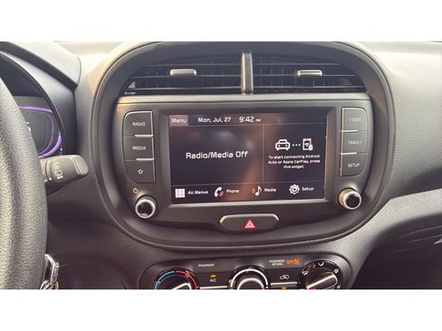 Used 2025 Kia Soul LX w/ LX Technology Package FWD image 23