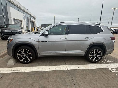 Used 2024 Volkswagen Atlas SEL Premium R-Line AWD/4WD image 1