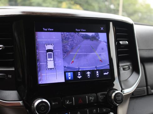 Used 2019 RAM 1500 Laramie AWD/4WD image 38