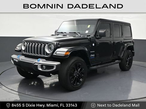 Used 2024 Jeep Wrangler Unlimited Sahara AWD/4WD image 1