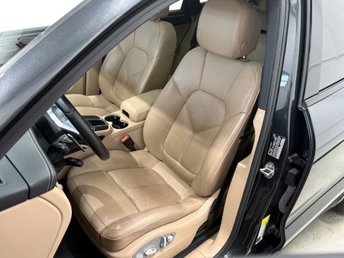 Used 2019 Porsche Macan image 10