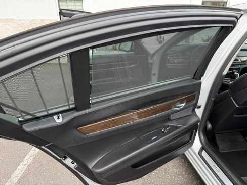 Used 2011 BMW 750Li RWD image 31