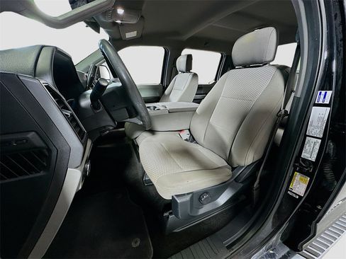 Used 2018 Ford F150 XLT w/ XTR Package image 21