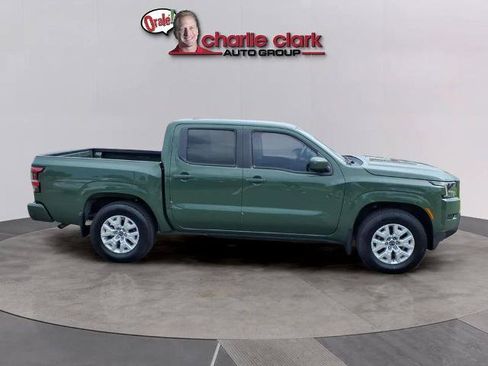 Certified 2023 Nissan Frontier SV w/ Technology Package RWD image 6