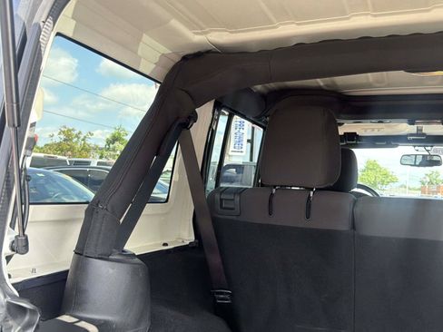 Used 2018 Jeep Wrangler Unlimited Sport S AWD/4WD image 8