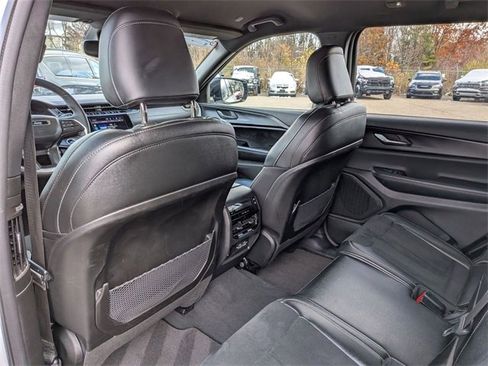 Certified 2024 Jeep Grand Cherokee L Laredo image 25