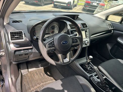 Used 2017 Subaru Crosstrek 2.0i Premium AWD/4WD image 17
