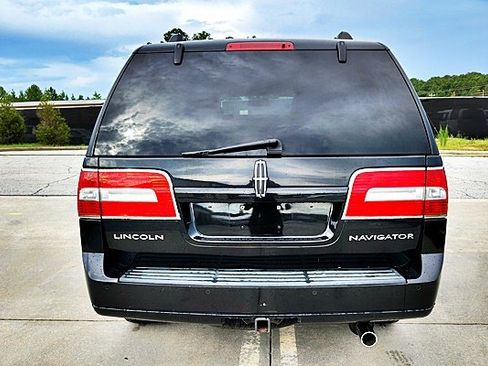 Used 2014 Lincoln Navigator 4WD image 8
