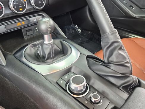 Used 2023 MAZDA MX-5 Miata Grand Touring RWD image 15