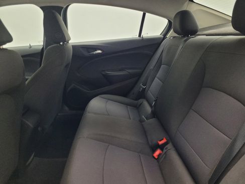 Used 2018 Chevrolet Cruze LS FWD image 18