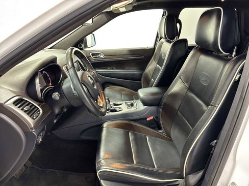 Used 2017 Jeep Grand Cherokee Overland image 13