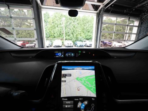 Used 2020 Toyota Prius Prime XLE FWD image 15