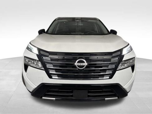 Used 2024 Nissan Rogue Platinum w/ Platinum Premium Package image 3