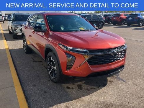 Certified 2024 Chevrolet Trax RS w/ Driver Confidence Package FWD image 8