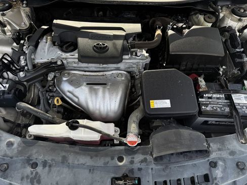 Used 2016 Toyota Camry LE FWD image 29