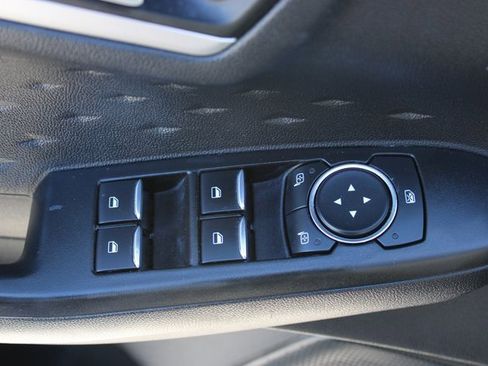 Used 2020 Ford Escape SE image 13