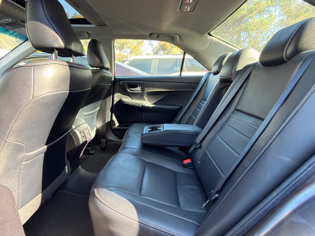 Used 2017 Toyota Camry XLE w/ Moonroof Package FWD image 8