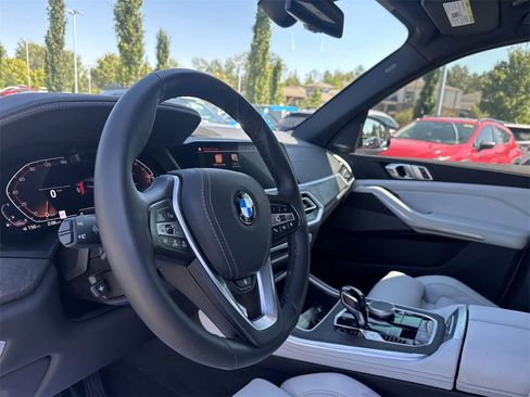 Used 2023 BMW X5 xDrive40i image 11