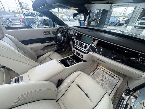 Used 2016 Rolls-Royce Dawn image 21