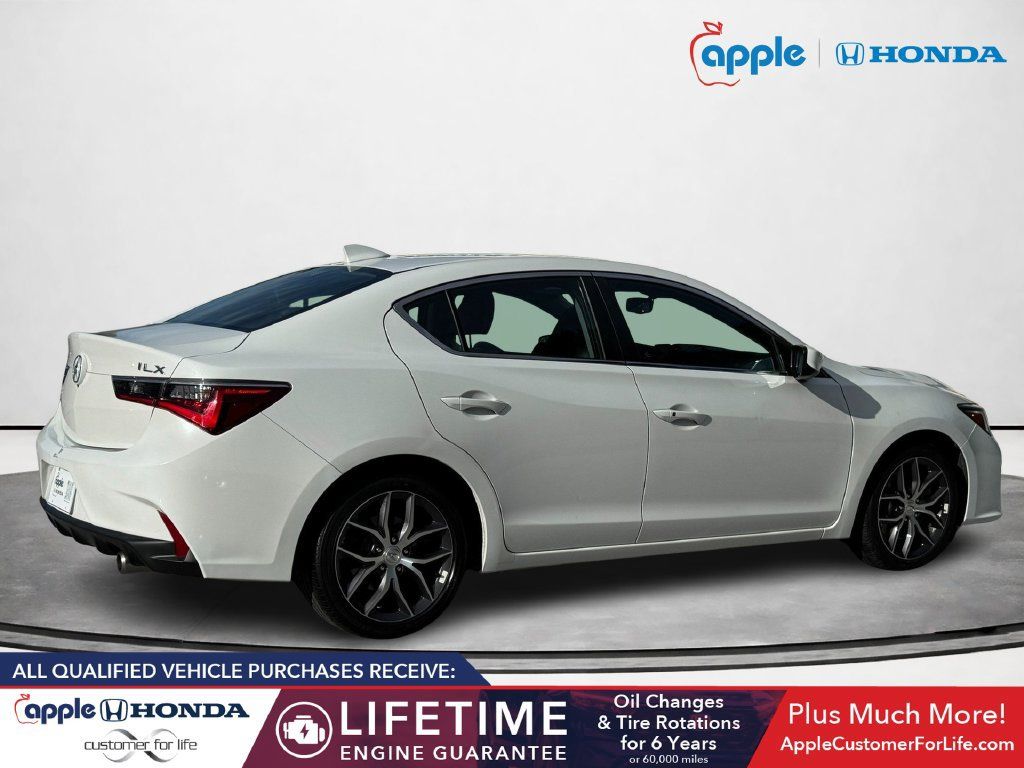 Used 2020 Acura ILX w/ Premium Package FWD image 3