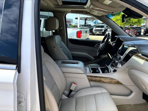 Used 2017 GMC Yukon XL Denali w/ Open Road Package AWD/4WD image 10