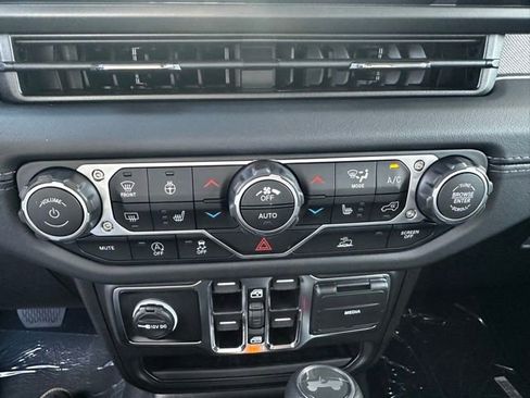 New 2025 Jeep Wrangler Sahara image 24