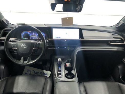 Used 2023 Toyota Crown Platinum image 14