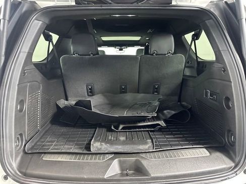 Used 2022 GMC Yukon XL Denali w/ Advanced Technology Package image 26