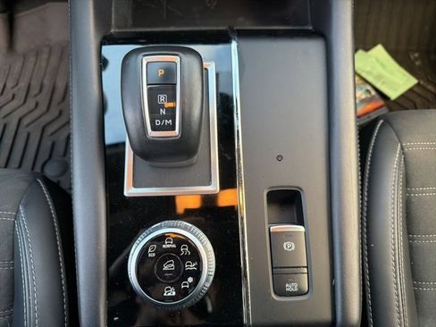 Used 2024 Mitsubishi Outlander SE Black Edition image 30