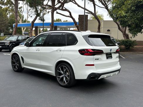Used 2024 BMW X5 xDrive50e w/ M Sport Package AWD/4WD image 3