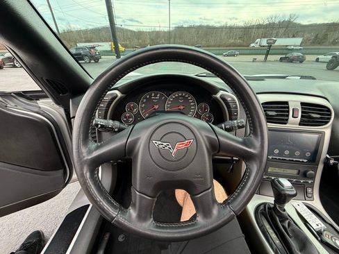 Used 2005 Chevrolet Corvette Convertible w/ Preferred Equipment Group image 16