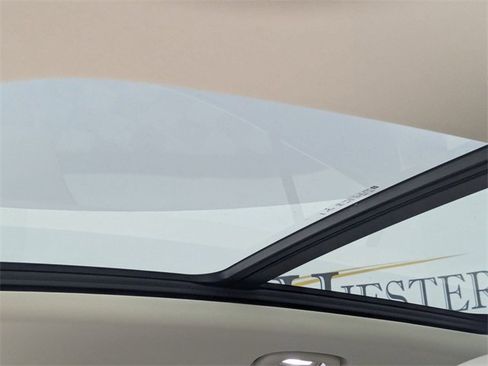 Used 2021 Buick Envision Avenir w/ Technology Package II image 13