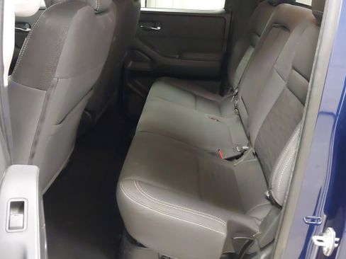 Used 2022 Nissan Frontier SV AWD/4WD image 39