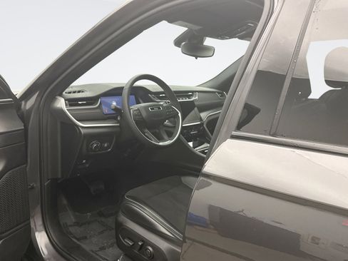 Used 2023 Jeep Grand Cherokee Altitude image 10