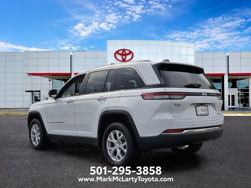 Used 2023 Jeep Grand Cherokee Limited AWD/4WD image 3