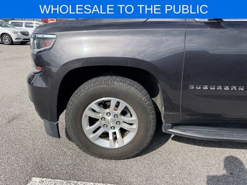 Used 2018 Chevrolet Suburban LT RWD image 26