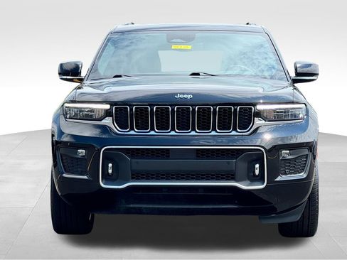 Used 2023 Jeep Grand Cherokee Overland w/ Luxury Tech Group IV AWD/4WD image 2
