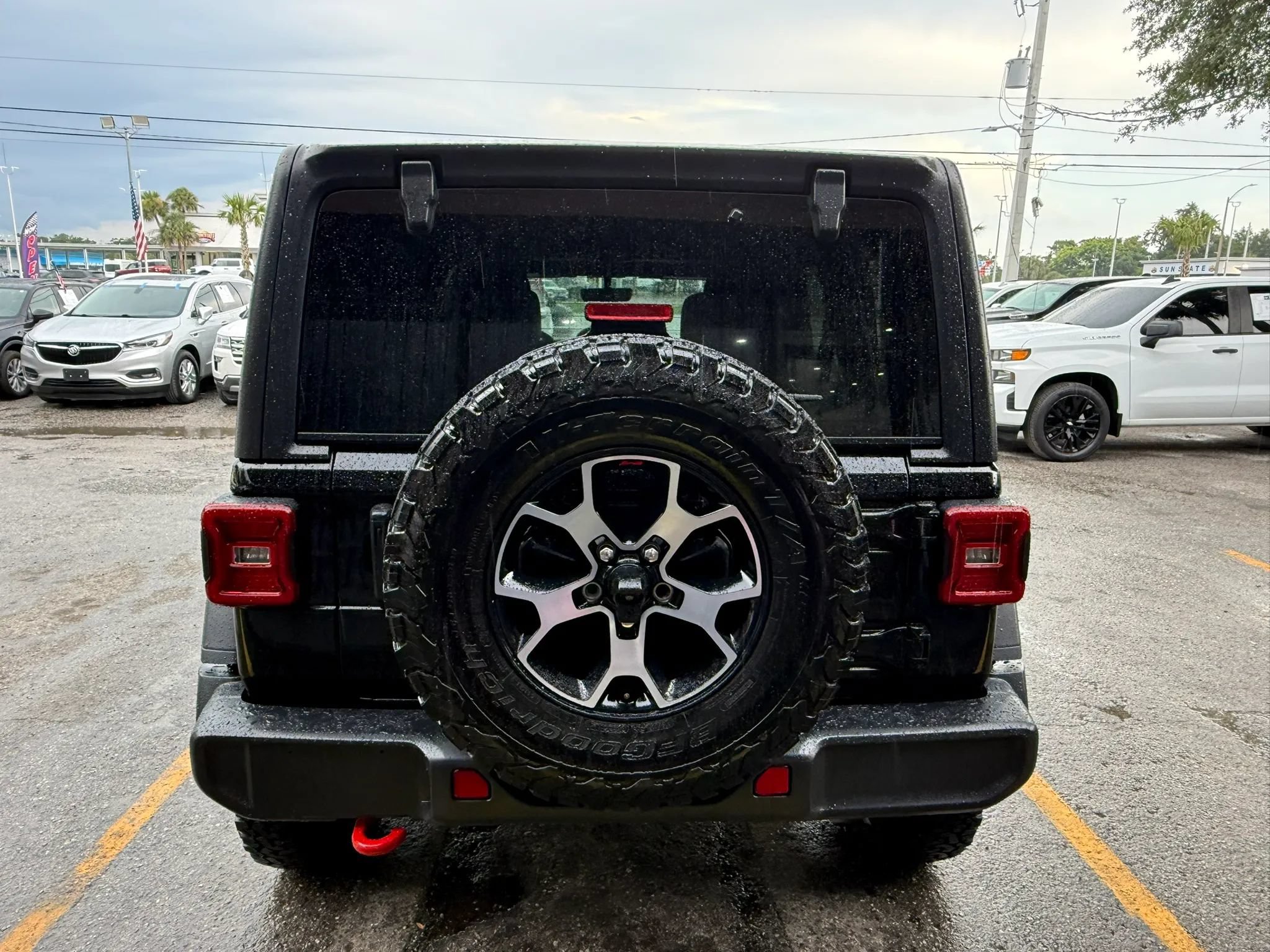 Used 2022 Jeep Wrangler Unlimited Rubicon w/ LED Lighting Group AWD/4WD image 6