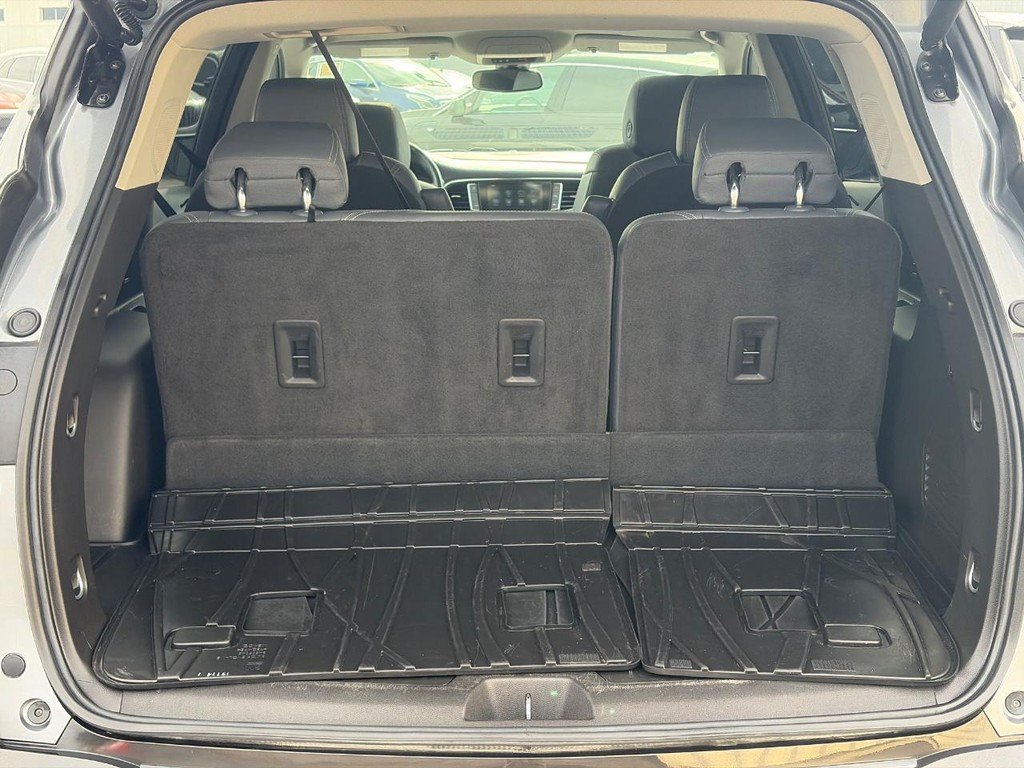 Used 2019 Buick Enclave Premium w/ Experience Buick Package FWD image 5