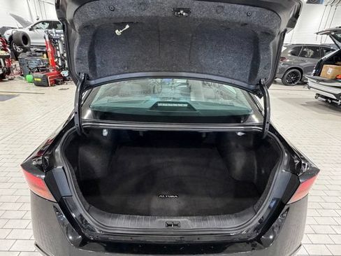 Used 2024 Nissan Altima 2.5 SV FWD image 26