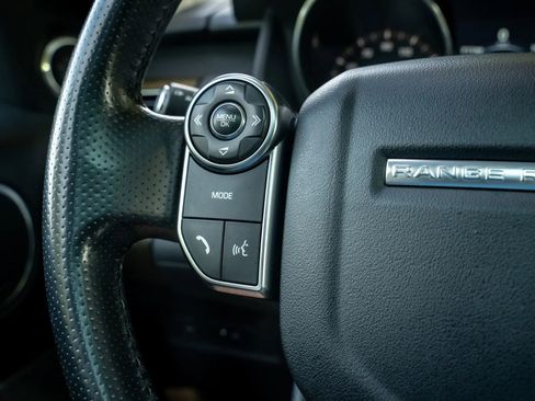 Used 2016 Land Rover Range Rover Sport SE image 28
