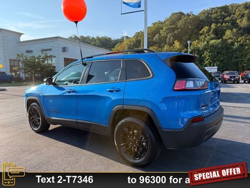 Used 2023 Jeep Cherokee Altitude Lux image 8