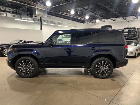 Used 2026 Lexus GX 550 image 6