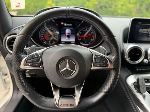 Used 2018 Mercedes-Benz AMG GT Roadster image 37