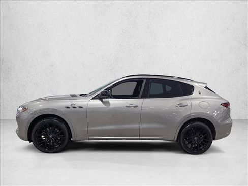 Used 2022 Maserati Levante GT AWD/4WD image 9